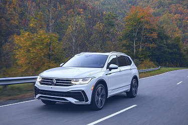 Test Drive: 2022 Volkswagen Tiguan SEL R-Line Review - CARFAX